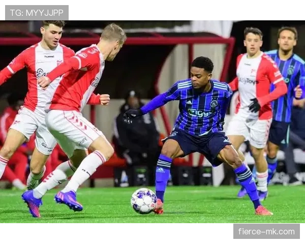 兹沃勒进攻火力全开，稳健表现引联赛瞩目